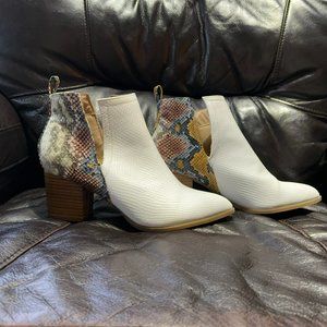 Women's Western Pointed Toe Side V Cutout Chunky Stacked Block Heel Ankle Bootie